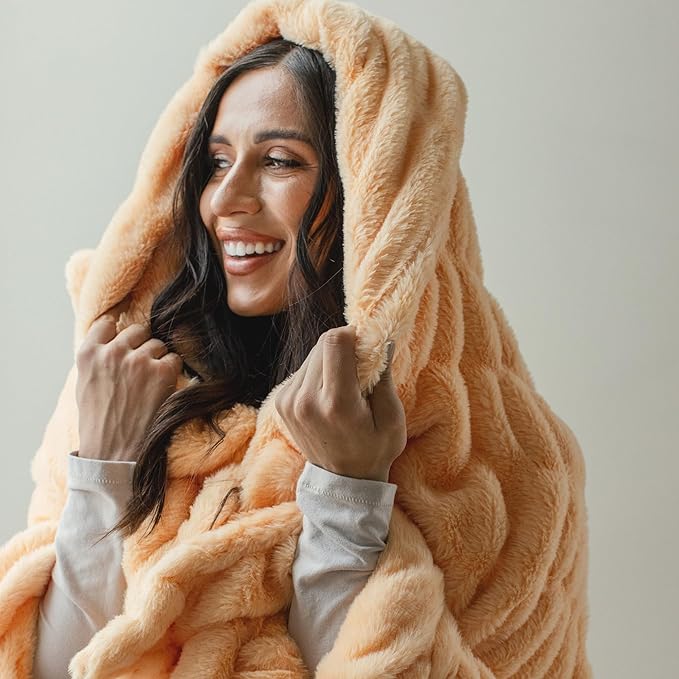 Minky Designs Passionate Peach Minky Blanket – Ultra Soft Faux Fur Throw Blanket for Couch, Bed & Home – Fluffy, Warm & Luxurious – Chic Collection (X-Large, 60x84)