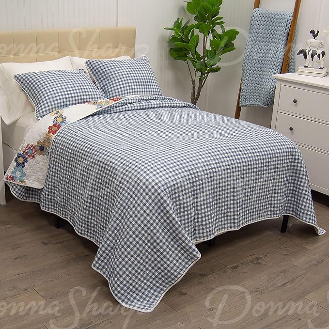 Donna Sharp Prairie Cotton Quilted Bedding Set - 3-Piece Queen Size Cotton Quilt Set - Includes 1 Floral Garden Hexagon Quilt and 2 Pillow Shams - Machine Washable