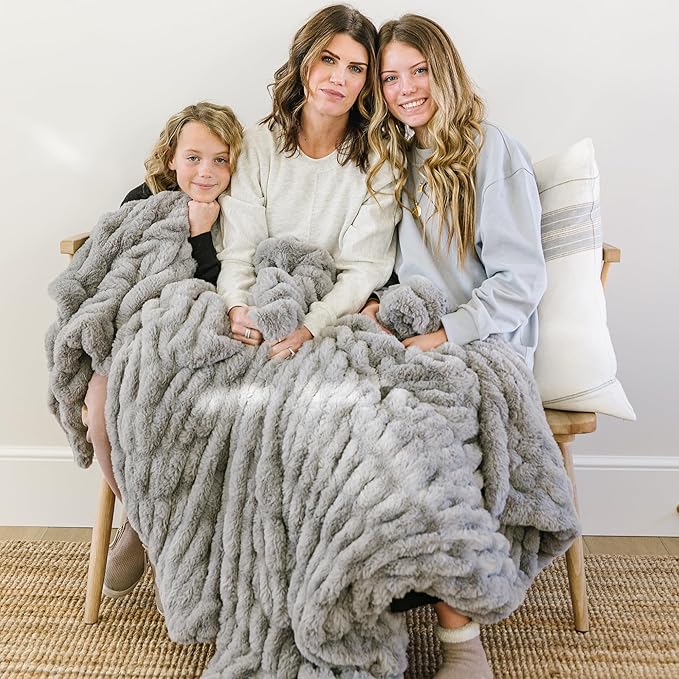 Minky Designs Ash Gray Minky Blanket – Ultra Soft Faux Fur Throw Blanket for Couch, Bed & Home – Fluffy, Warm & Luxurious – Chic Collection (X-Large, 60x84)