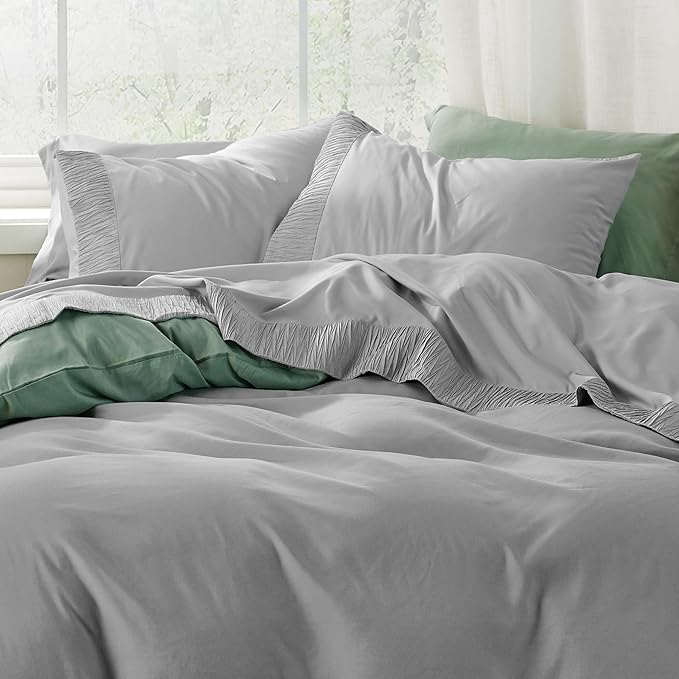 Bedsure Queen Sheet Set - 4 Pieces Soft Queen Size Sheets - Breathable & Cooling - Hotel Luxury - Easy Care Polyester Microfiber Bedding for Women, Men, Grey