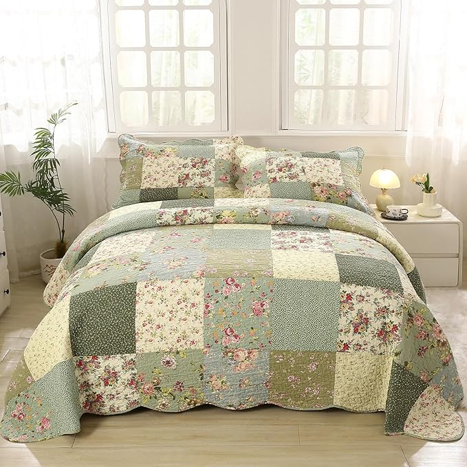 vctops Boho Patchwork Cotton Quilted Bedspread Quilt Set Queen Size 3 Pieces Soft Reversible Lightweight Coverlet Set Floral Print 1 Quilt and 2 Pillow Shams (Green D,Queen)