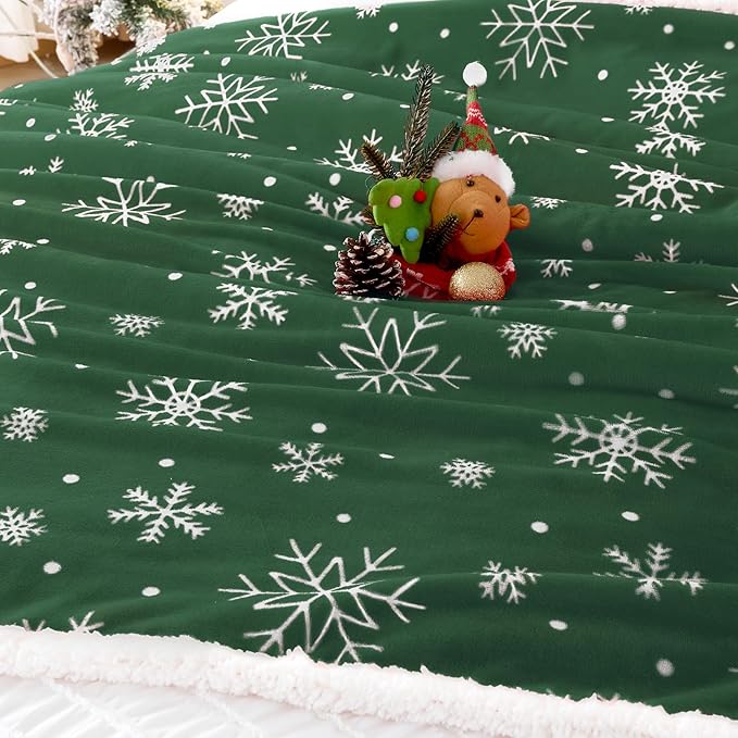 Touchat Christmas Throw Blanket, Sherpa Christmas Blankets, Fuzzy Fluffy Soft Cozy Blanket, Fleece Flannel Plush Microfiber Blanket for Couch Bed Sofa (50" X 60",Green Snowflake)