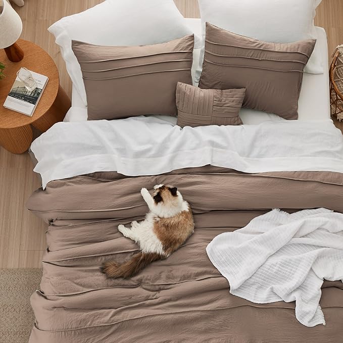 Bedsure Queen Comforter Set - 4 Pieces Pinch Pleat Bed Set, Brown Boho Bedding for All Season, 1 Soft Comforter, 2 Pillowcases, 1 Decorative Pillow