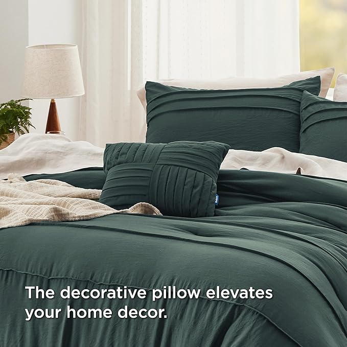 Bedsure Emerald Green Queen Comforter Set - 4 Pieces Pinch Pleat Bed Set, Down Alternative Bedding Sets for All Season, 1 Comforter, 2 Pillowcases, 1 Decorative Pillow