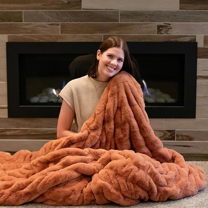 Minky Designs Copper Minky Blanket – Ultra Soft Faux Fur Throw Blanket for Couch, Bed & Home – Fluffy, Warm & Luxurious – Chic Collection (Large, 60x72)