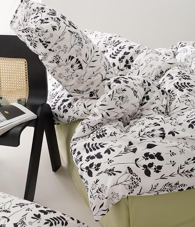 KAREVER Black Botanical Comforter Set Full White Black Floral Plant Bedding Comforter Set Girls Garden Pattern Printed on White Blanket Rustic Leaf Blossom Women White Farmhouse Comforter Full