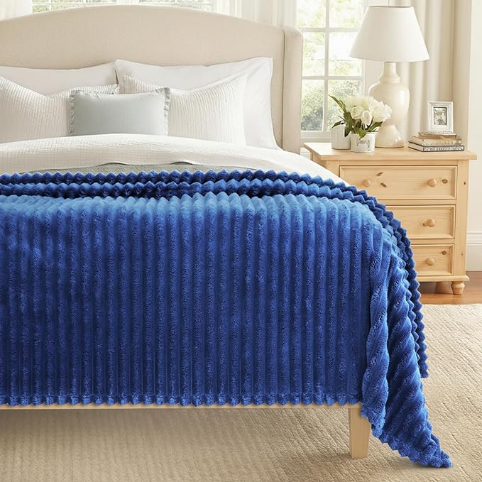 decorUhome Christmas Soft Fleece Navy Blue Twin Blanket for Bed, Cozy Fluffy Plush Flannel Striped Throws for Couch Sofa, Lightweight Decorative Ribbed Fuzzy Blanket for Woman, 60x80 Inches