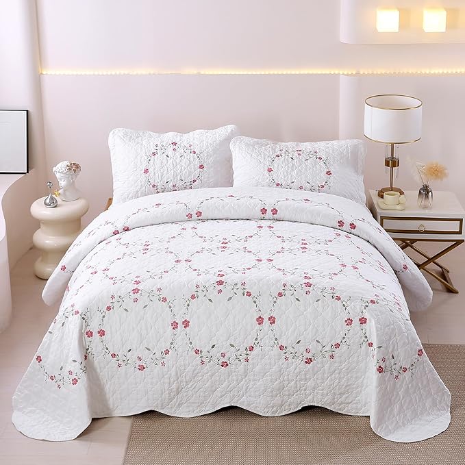 vctops 3-Piece Elegant Floral Embroidered Bedspread Coverlet Set 100% Cotton Reversible Patchwork 1 Quilt and 2 Pillow Shams Full/Queen, White