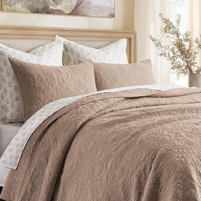 EVERGRACE 100% Cotton Paisley Quilt Set, King Size 3 Piece Set – Prewashed Lightweight Bedspread with 2 Shams, Soft & Breathable Matelasse Coverlet for All-Season Comfort, Dusty Brick