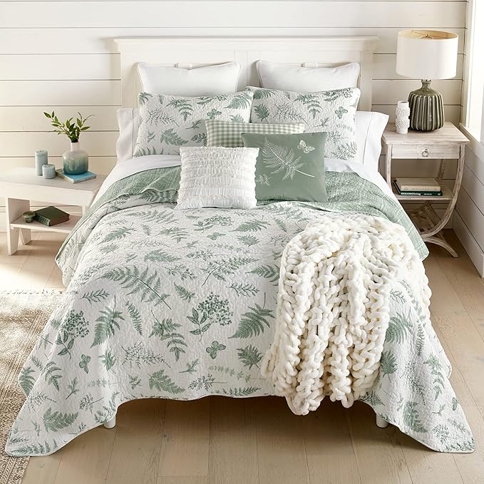 Donna Sharp King Bedding Set - 3 Piece - Botanical Quilt Set with Quilt and Two Pillow Shams - Cotton - Machine Washable