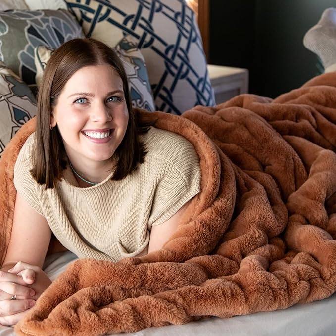Minky Designs Copper Minky Blanket – Ultra Soft Faux Fur Throw Blanket for Couch, Bed & Home – Fluffy, Warm & Luxurious – Chic Collection (Large, 60x72)