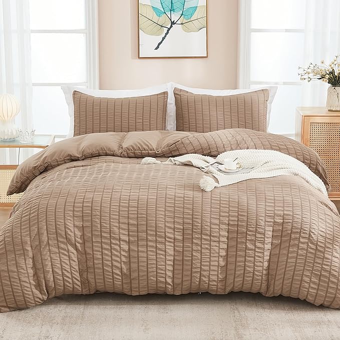AveLom Seersucker Duvet Cover Set Queen Size (90 x 90 inches), 3 Pieces (1 Duvet Cover, 2 Pillow Cases), Taupe Ultra Soft Washed Microfiber, Textured Duvet Cover with Zipper Closure, Corner Ties