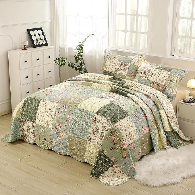 vctops Boho Patchwork Cotton Quilted Bedspread Quilt Set Queen Size 3 Pieces Soft Reversible Lightweight Coverlet Set Floral Print 1 Quilt and 2 Pillow Shams (Green D,Queen)