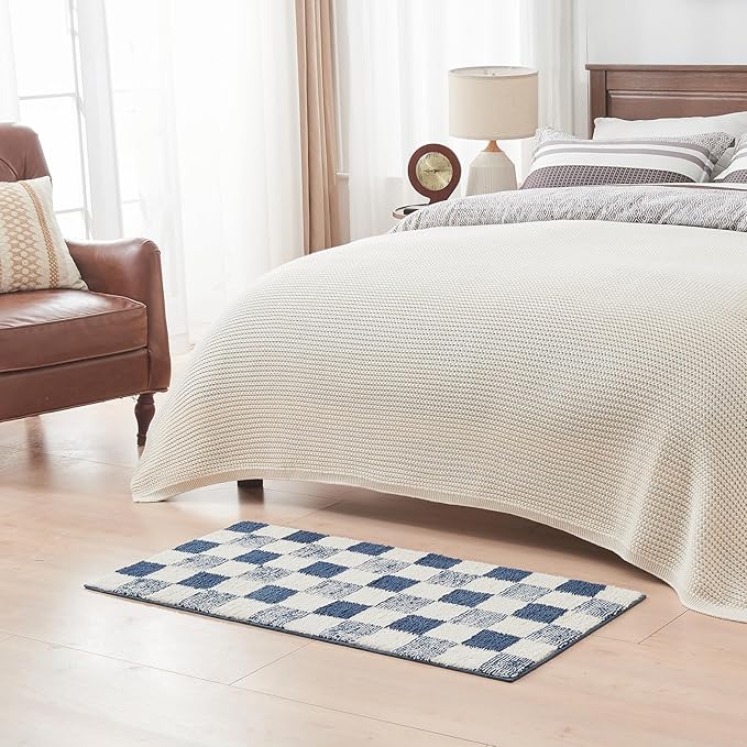 CozeCube Bath mats for Bathroom Non Slip, Fluffy Absorbent Microfiber Bath mat Washable, Aesthetic Bathroom Rugs, Large Navy Blue Checkered Bath mat, Navy Blue, 36" x 24"