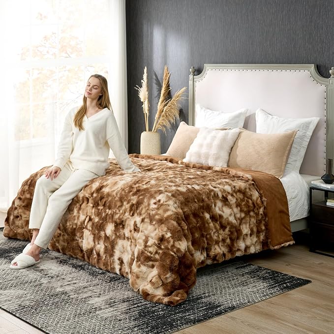 Cozy Bliss Faux Fur Throw Blanket King Size, Fuzzy Soft Plush Thick Bubble Blanket for Bed Couch Bedroom Living Room, 108x90 Inches Tie-dye Brown