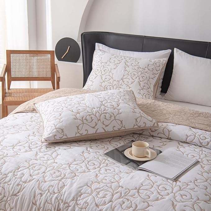 ROOMLIFE Country Quilt Bedspread & Coverlet King Size - Lightweight Vine Embroidery Pattern Reversible Bedding Set, Modern Style All Season - 3 Piece (1 Quilt, 2 Pillow Shams)