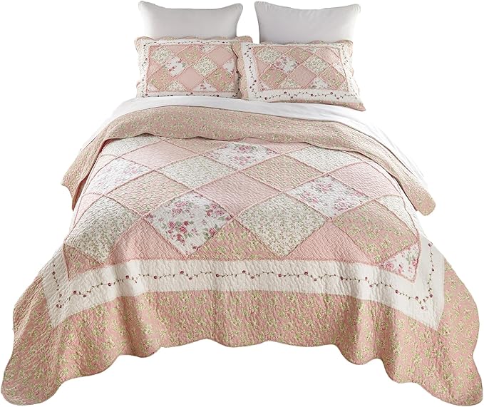 Donna Sharp King Bedding Set - 3 Piece - Strawberry Garden Quilt Set with Quilt and Two Pillow Shams - Machine Washable - Patchwork Design