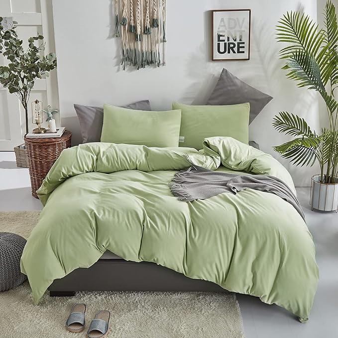 KAREVER Sage Green Comforter Queen Light Green Bedding Set Soft Lightweight 3 Pieces Green Comforter Set 1 Queen Comforter (90x90 inches) with 2 Pillowcases (20x26 inches)