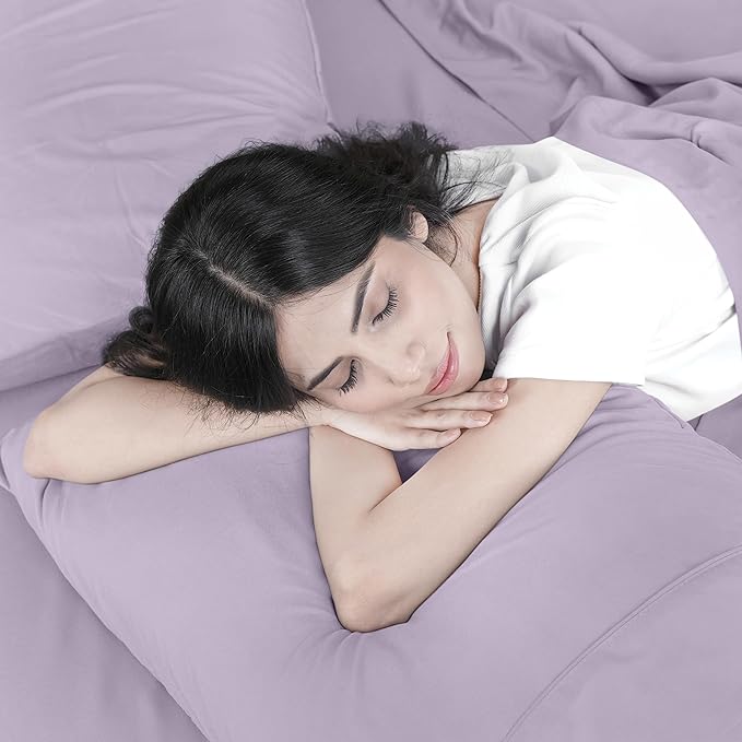 Utopia Bedding Full Sheet Set – 4 Piece Bed Sheets for Full Size Bed, Soft and Breathable Microfiber, Includes 1 Fitted Sheet, 1 Flat Sheet and 2 Pillowcases (Lavender)