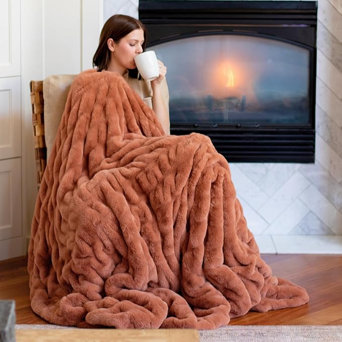 Minky Designs Copper Minky Blanket – Ultra Soft Faux Fur Throw Blanket for Couch, Bed & Home – Fluffy, Warm & Luxurious – Chic Collection (Medium, 50x60)