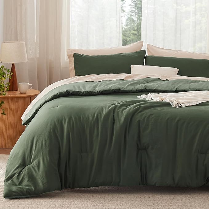 Bedsure King Size Comforter Set, Reversible Dark Green Soft Prewashed Bedding for All Seasons, 3 Pieces Warm Down Alternative Bed Set, 1 Lightweight Comforter (104"x90") and 2 Pillowcases (20"x36")