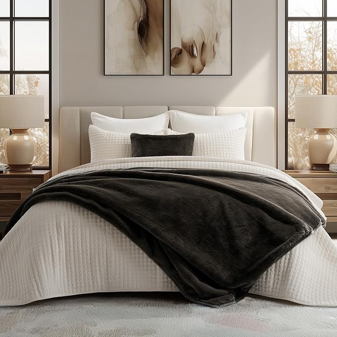 EVERGRACEHOME Ultra Soft Luxury Fluffy Mink Faux Fur Throw Blanket, Thick Warm Fall Winter Blankets for Bed, Couch, Cozy Plush Reversible Blanket for Chair, Sofa (Dark Brown, 60"x80")