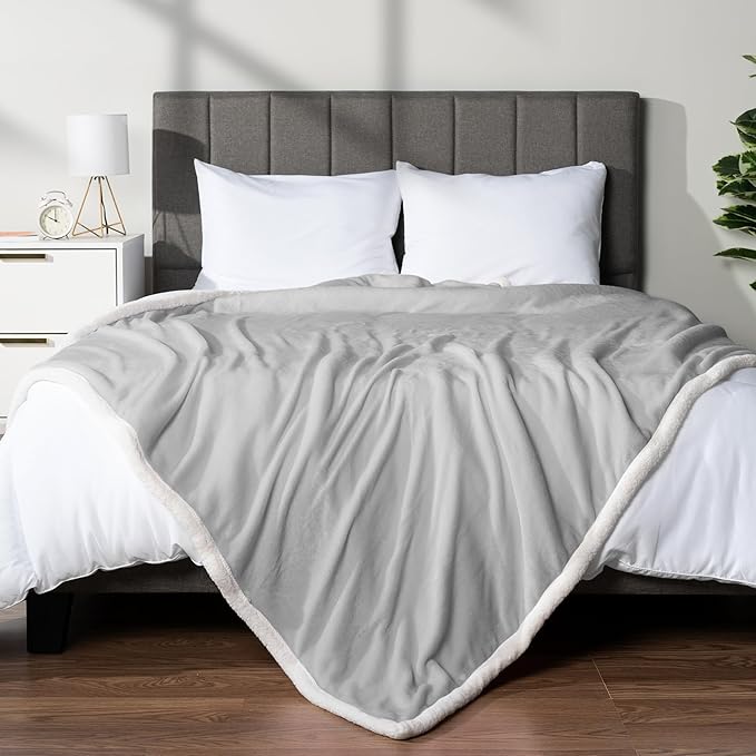 Pavilia Sherpa Fleece Blanket for Bed, King Size, Light Grey, Plush Soft Fuzzy, Cozy Reversible Winter Blanket for Women & Men, 90x108 Inches