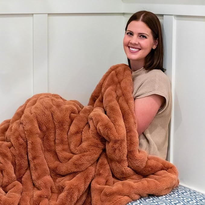 Minky Designs Copper Minky Blanket – Ultra Soft Faux Fur Throw Blanket for Couch, Bed & Home – Fluffy, Warm & Luxurious – Chic Collection (Medium, 50x60)