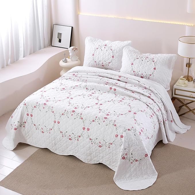 vctops 3-Piece Elegant Floral Embroidered Bedspread Coverlet Set 100% Cotton Reversible Patchwork 1 Quilt and 2 Pillow Shams Full/Queen, White