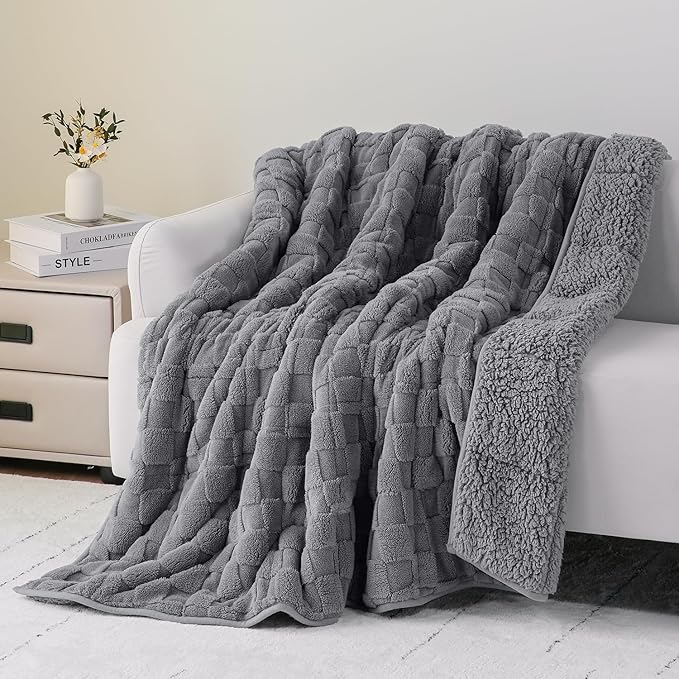 Uttermara Sherpa Fleece Weighted Blanket Queen Size(15lbs, 60" x 80", Grey), 3D Jacquard Checkered Warm Sherpa Heavy Blanket for Adults, Soft Fuzzy Weighted Blankets for Couch Bed Sofa