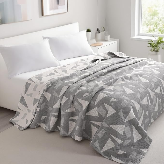 NTBAY 3 Layers Cotton Muslin 106x92 King Bed Blanket, Super Soft Breathable Thermal Yarn Dyed Quilt for Adults, Perfect Lightweight Blanket for Couch Sofa Bed All Seasons, Grey Triangle
