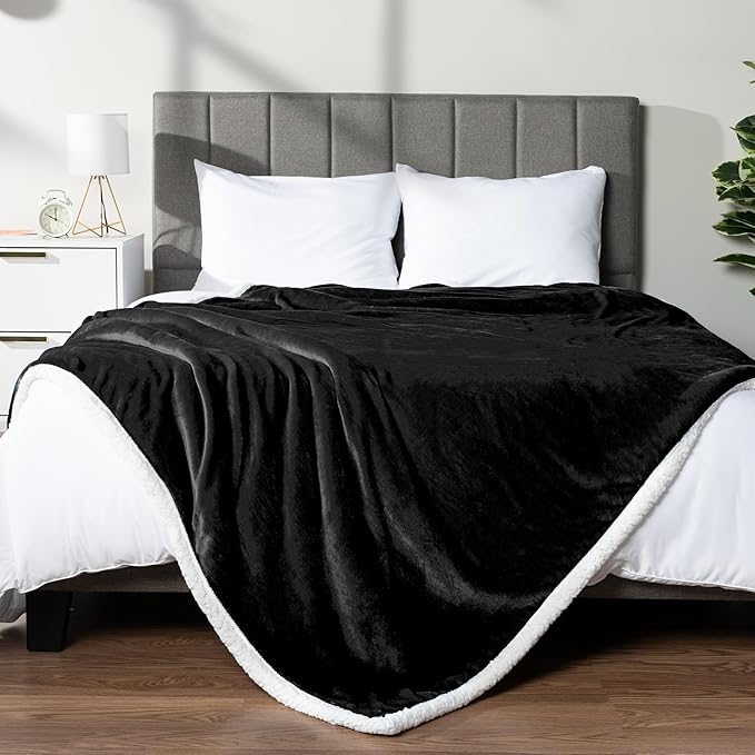 PAVILIA Sherpa Fleece Throw Blanket for Couch, Black, Plush Soft Fuzzy Sofa Blanket, Cozy Reversible Winter Throw for Women Men, 50x60 Inches