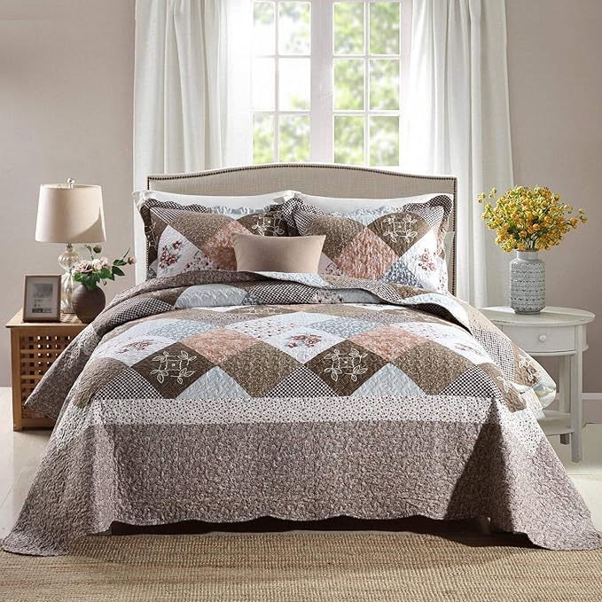 HoneiLife Quilt Set - 3 Piece Microfiber Reversible Bedspreads Patchwork Coverlets Floral Bedding Set All Season- Splicing Mocha Rose,Queen/Full Size