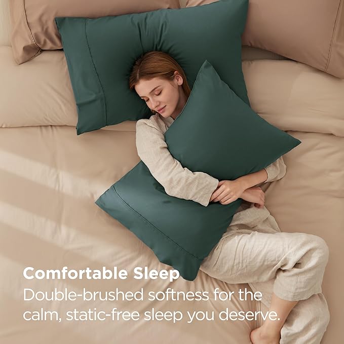 Bedsure Pillow Cases Standard Size Set of 2 - Forest Green Brushed Microfiber Pillowcases, Super Soft and Cozy Pillow Case Covers with Envelope Closure, Wrinkle, Fade and Stain Resistant, 20x26 Inches