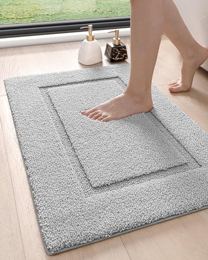 DEXI Bathroom Rugs 32x20, Washable Non Slip Bath Mat for Shower Floor, Absorbent Quick Dry Bathmat with Rubber Backing, Ultra Soft Plush Carpet for Tub, Light Grey