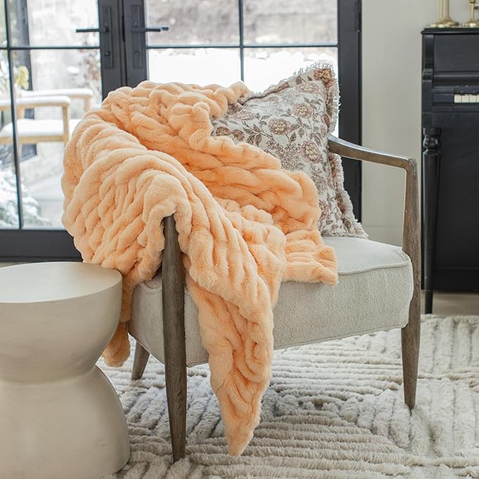 Minky Designs Passionate Peach Minky Blanket – Ultra Soft Faux Fur Throw Blanket for Couch, Bed & Home – Fluffy, Warm & Luxurious – Chic Collection (X-Large, 60x84)
