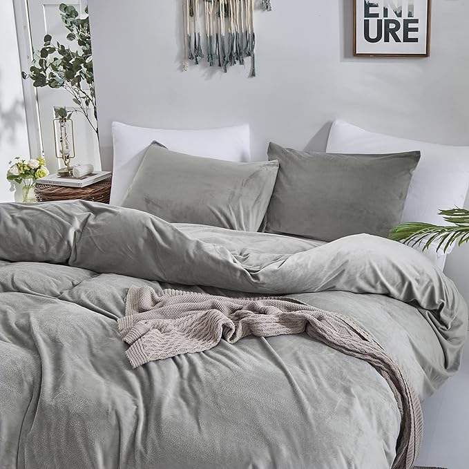 Cottonight Gray Velvet Comforter Set Queen Plush Fluffy Grey Flannel Bedding Comforter Set Full Modern Warm Thick Heavyweight Winter Grey Comforter with 2 Pillowcases for Men Women Hotel Quality