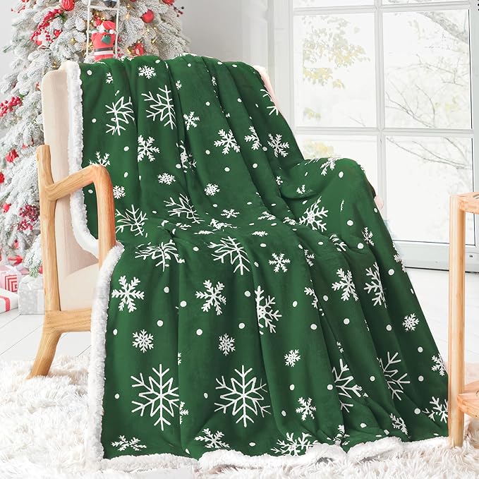 Touchat Christmas Throw Blanket, Sherpa Christmas Blankets, Fuzzy Fluffy Soft Cozy Blanket, Fleece Flannel Plush Microfiber Blanket for Couch Bed Sofa (50" X 60",Green Snowflake)
