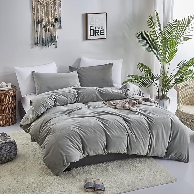 Cottonight Gray Velvet Comforter Set Queen Plush Fluffy Grey Flannel Bedding Comforter Set Full Modern Warm Thick Heavyweight Winter Grey Comforter with 2 Pillowcases for Men Women Hotel Quality