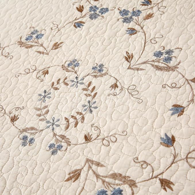 Quilt Set Blue Floral 3D Embroidery Pattern 3 PCS 100% Cotton Reversible Quilted Embroidered Decorative Bedspreads Coverlet Set, Lightweight &Soft King Size White Bedding Coverlet for All Season