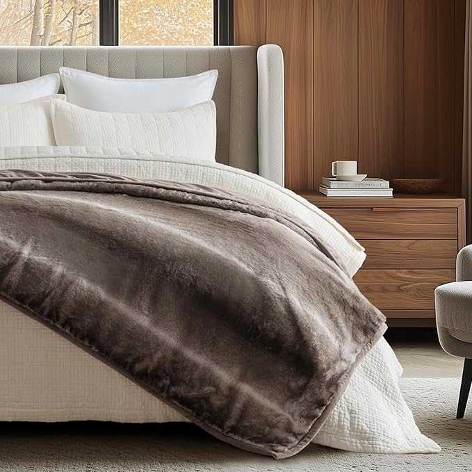 EVERGRACEHOME Ultra Soft Luxury Fluffy Mink Faux Fur Throw Blanket, Thick Warm Fall Winter Blankets for Bed, Couch, Cozy Plush Reversible Blanket for Chair, Sofa (Ombré Hazel Brown, 60"x80")