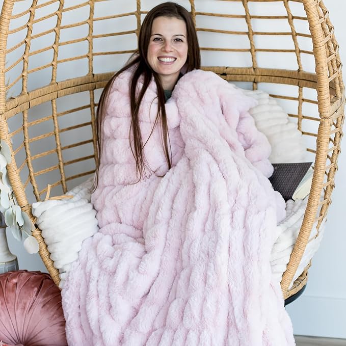 Minky Designs Blossom Pink Minky Blanket – Ultra Soft Faux Fur Throw Blanket for Couch, Bed & Home – Fluffy, Warm & Luxurious – Chic Collection (Medium, 50x60)