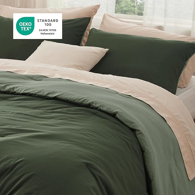 Bedsure Queen Size Comforter Set, Reversible Dark Green Soft Prewashed Bedding for All Seasons, 3 Pieces Warm Down Alternative Bed Set, 1 Lightweight Comforter (90"x90") and 2 Pillowcases (20"x26")