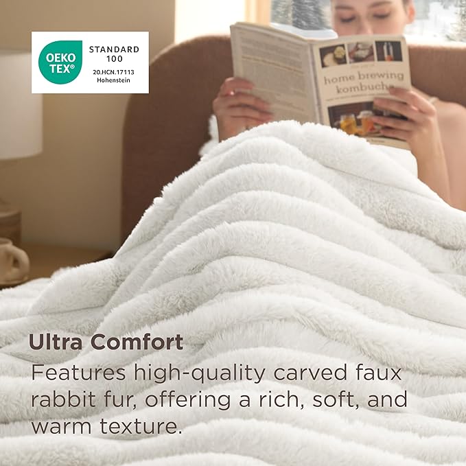 Bedsure Faux Fur Duvet Cover Queen Size - White Fluffy Duvet Cover Set, Soft and Cozy Shaggy Bedding Comforter Cover, Winter Warm Luxury Fuzzy Bed Set 3 Pieces, 1 Queen Duvet Cover and 2 Pillowcases