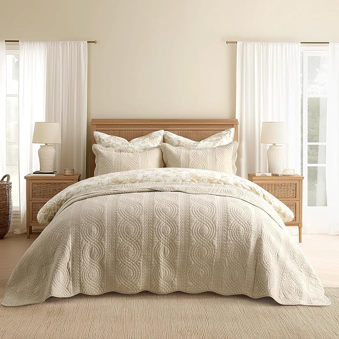 EVERGRACE 100% Cotton Scallop Quilt Set, King Size 3 Piece Set – Lightweight Bedspread with 2 Shams, Soft Prewashed Matelasse Coverlet for Cozy and Elegant Bedding, Flax Beige