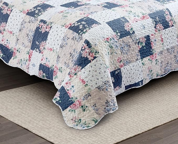 Brilliant Sunshine Roses in Beige Quilt Set, 2-Piece Bedding Sets, Lively Patchwork Design, Washable, Reversible Bedspread, Soft Lightweight Coverlet, All-Season, Twin/Twin XL, Vintage Indigo