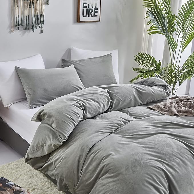 Cottonight Gray Velvet Comforter Set Queen Plush Fluffy Grey Flannel Bedding Comforter Set Full Modern Warm Thick Heavyweight Winter Grey Comforter with 2 Pillowcases for Men Women Hotel Quality