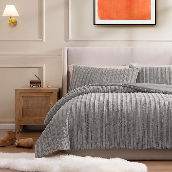 UGG King Comforter Set with 2 Pillow Shams Plush Faux Fur Bedding Soft Warm Down Alternative Comforter Washable Hypoallergenic Fluffy Blanket Set for Bedroom, California/King Size, Grey (Kenzie)
