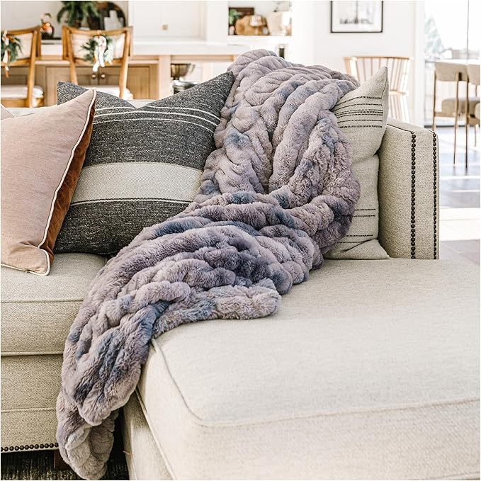 Minky Designs Blueberry Minky Blanket – Ultra Soft Faux Fur Throw Blanket for Couch, Bed & Home – Fluffy, Warm & Luxurious – Chic Collection (Large, 60x72)