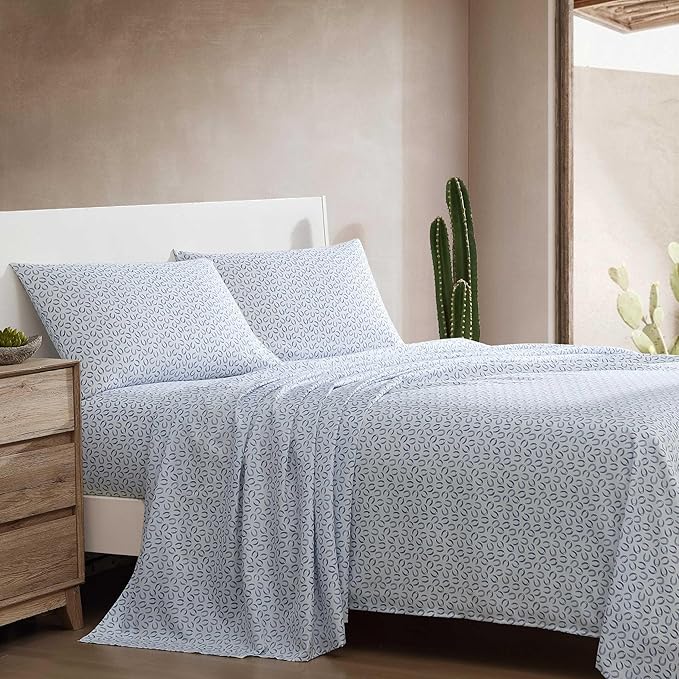 Wrangler - Queen Sheet Set, Super Soft & Cozy Bedding with Matching Sham(s), Casual Luxurious Bedding Set, Yellowstone Inspired, Oeko-Tex Certified (Horseshoe Blue, Queen)